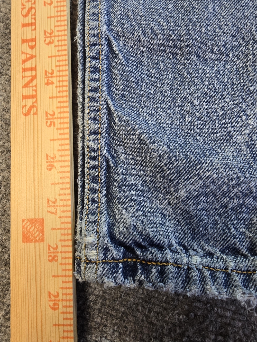 Vintage Levi’s 32x30 Relaxed Fit Light Wash Jeans Distressed Faded 90s - Picture 5 of 12